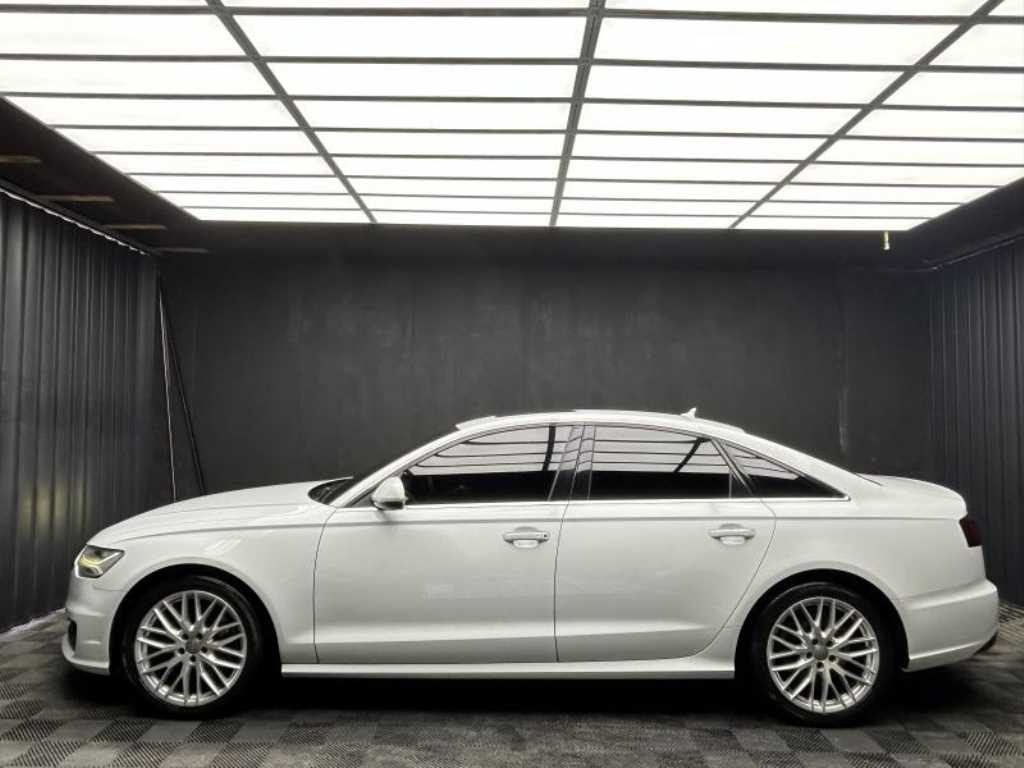 아우디 A6 40 TDI 콰트로 프리미엄 사진 2/19
