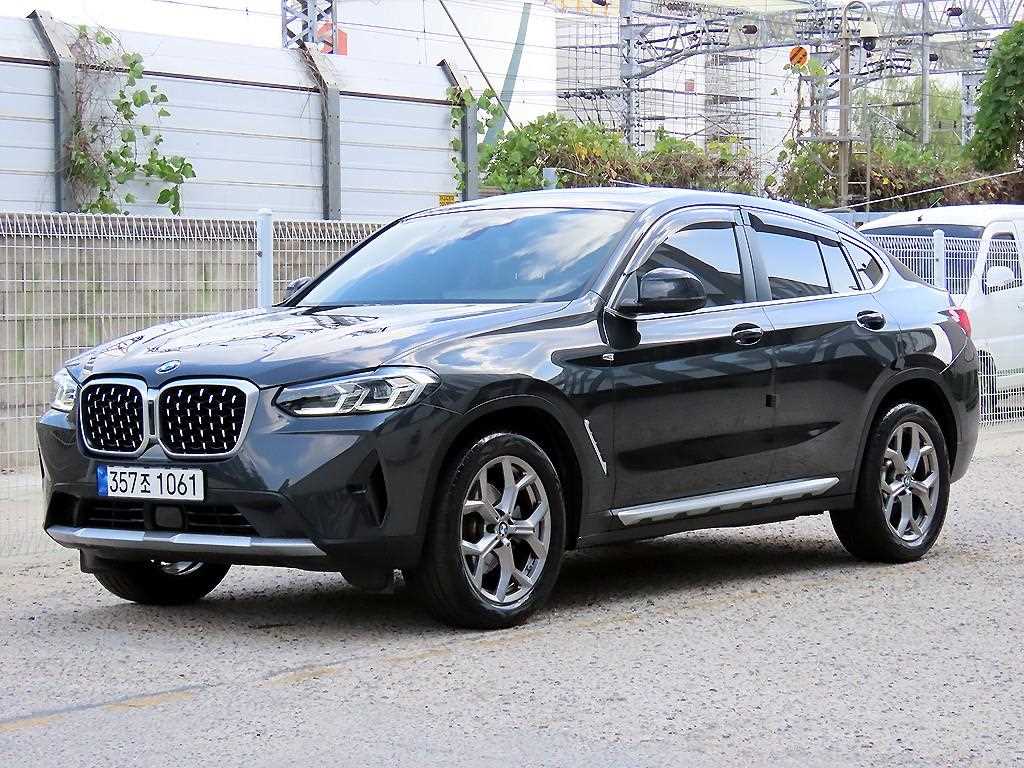 BMW X4 xDrive 20i xLine 사진 2/20