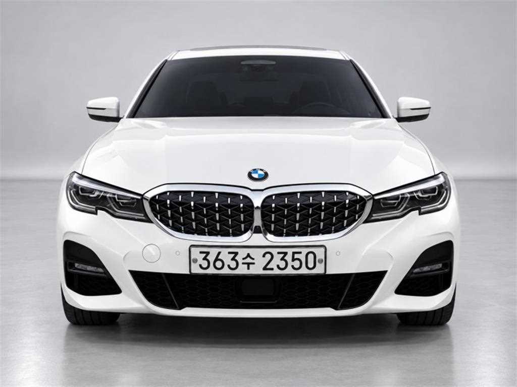 BMW 3시리즈 320d M 스포츠 사진 2/20
