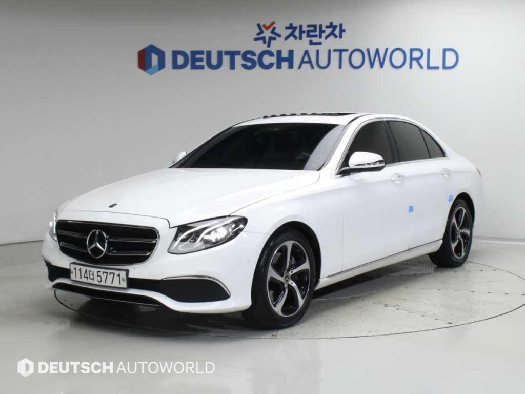 벤츠 E 클래스 E250 아방가르드 사진