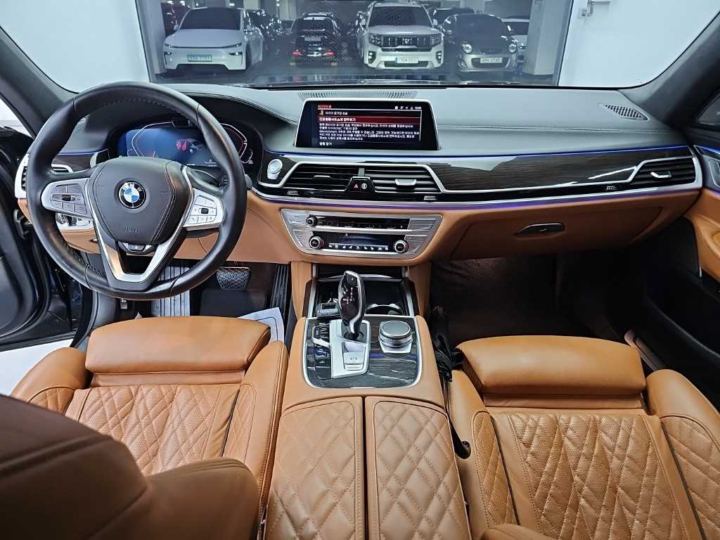 BMW 7시리즈 730Ld xDrive 디자인 퓨어 엑설런스 사진