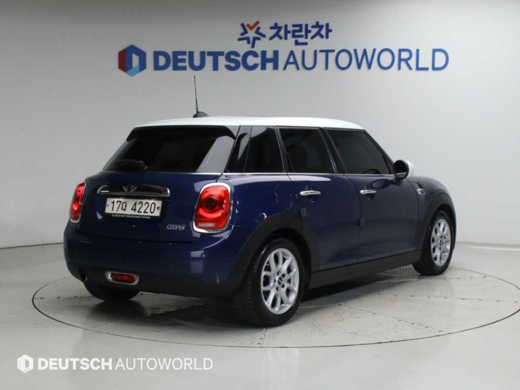 MINI 쿠퍼 5도어 HIGH 사진 2/20