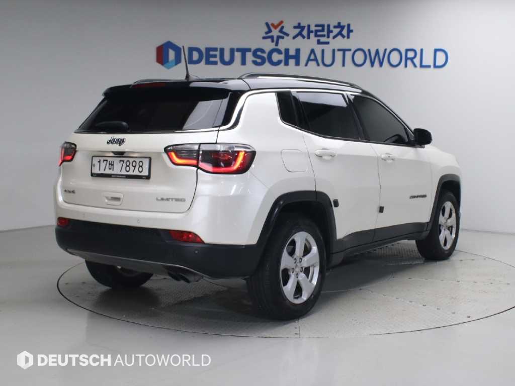 지프 컴패스 2.4 AWD 리미티드 사진 2/20