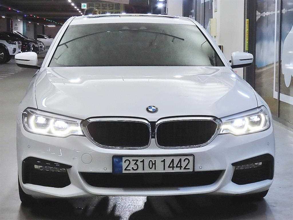 BMW 5시리즈 520d M 스포츠 플러스 사진 2/20