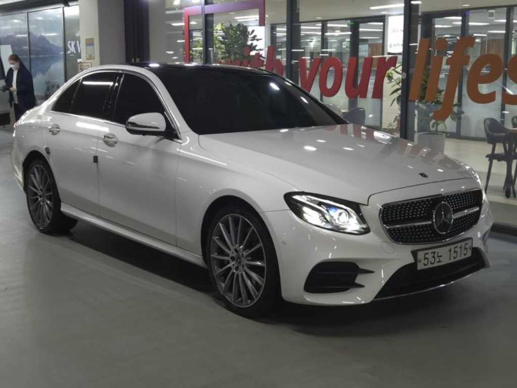 벤츠 E 클래스 E350 4MATIC AMG LINE 사진