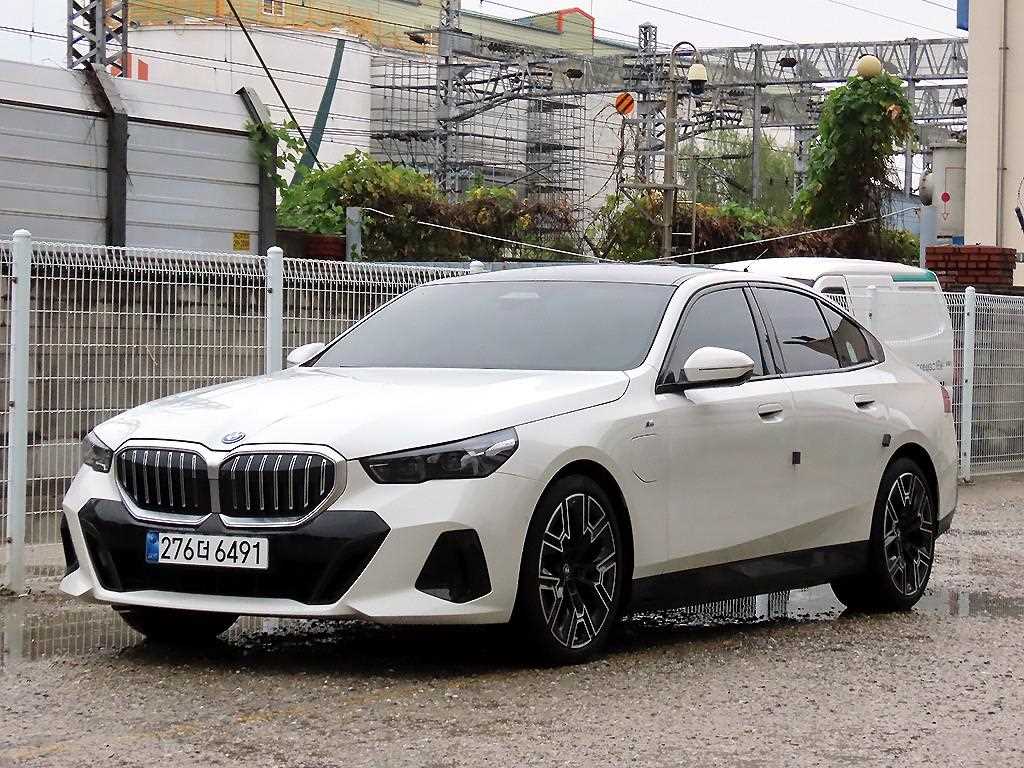BMW 5시리즈 530e xDrive 사진 2/20