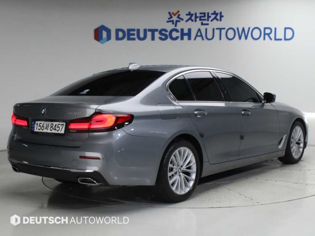 BMW 5시리즈 520i 럭셔리 사진 2/20