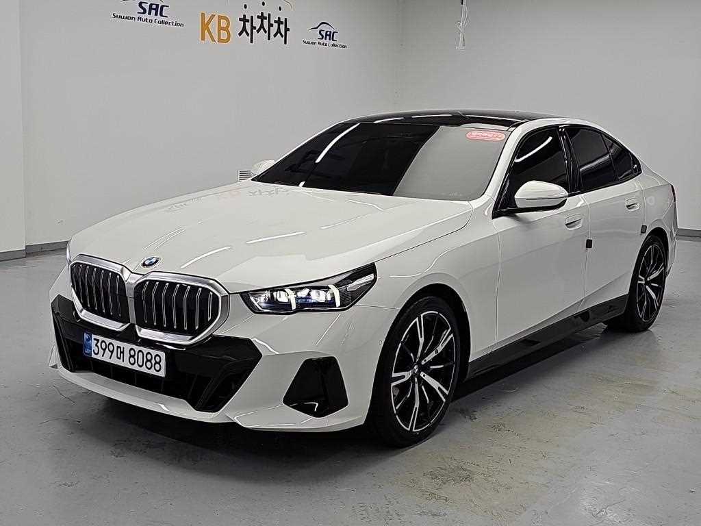 BMW 5시리즈 530i xDrive M 스포츠 사진 2/20