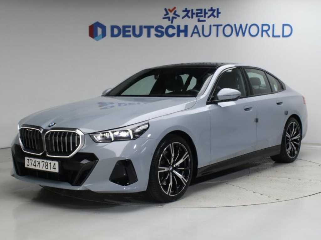 BMW 5시리즈 530i xDrive M 스포츠 사진