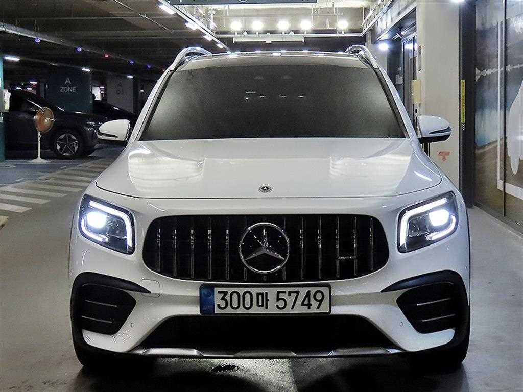 벤츠 GLB 클래스 AMG GLB 35 4MATIC 사진 2/20
