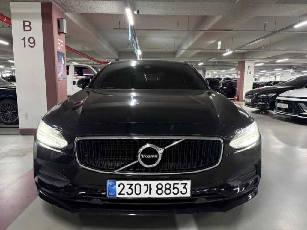 볼보 S90 D5 AWD 모멘텀 사진