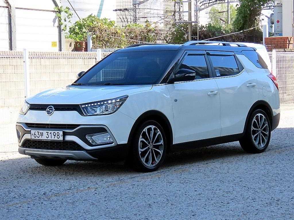 KGM 티볼리 4WD 디젤 1.6 IX 플러스 패키지 사진 2/20