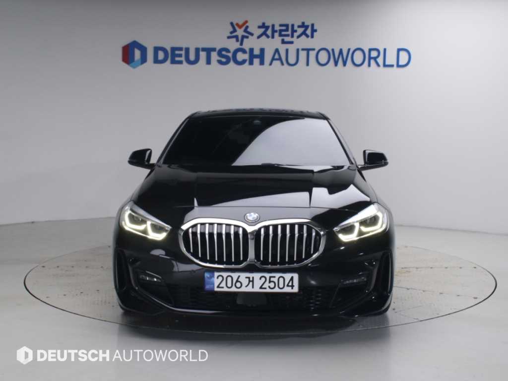 BMW 1시리즈 120i M 스포츠 사진