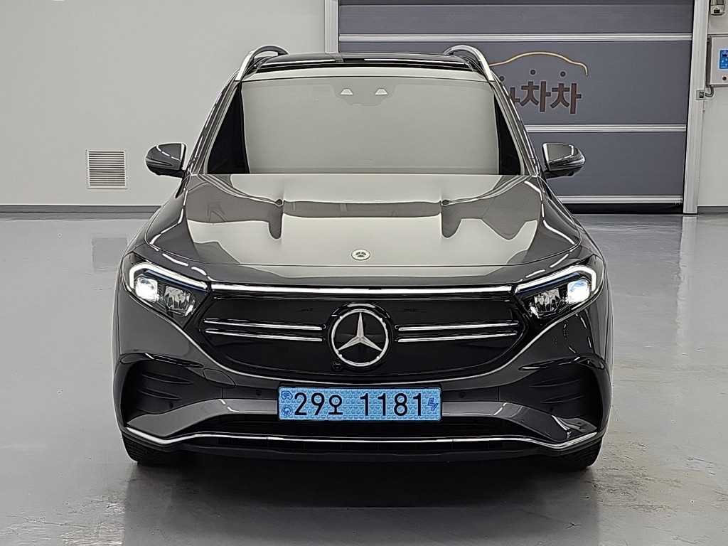 벤츠 EQB 300 4MATIC AMG 라인 사진 2/19
