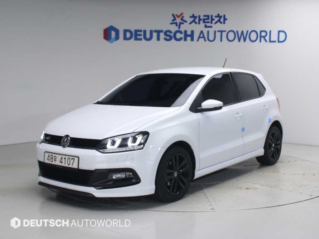 폭스바겐 폴로 1.4 TDI 블루모션 R-LINE 사진