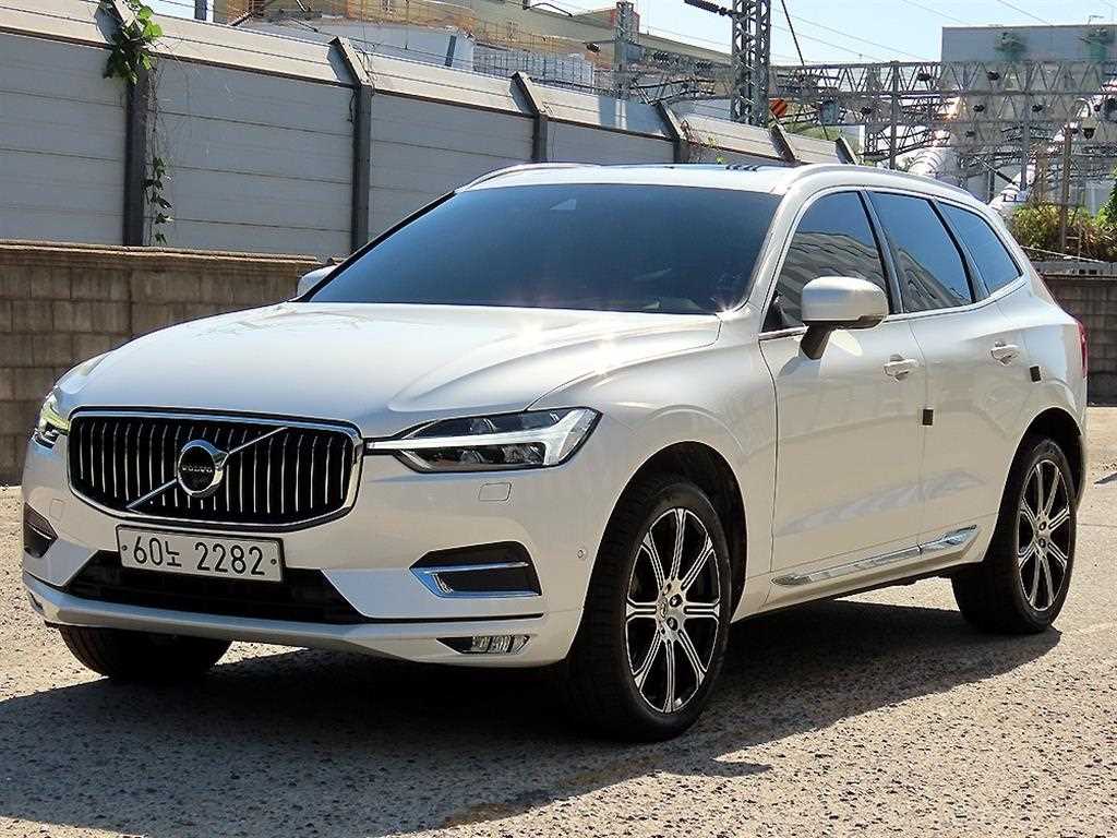 볼보 XC60 D5 AWD 인스크립션 사진