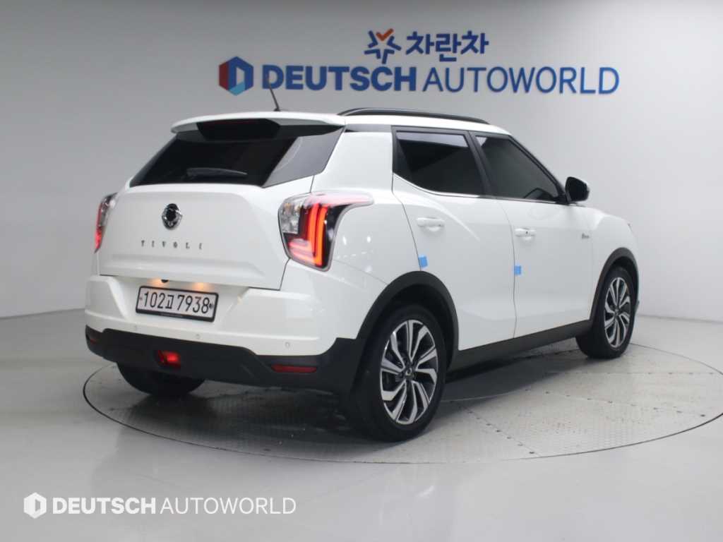 KGM 티볼리 2WD 가솔린 1.5 V5 사진 2/20