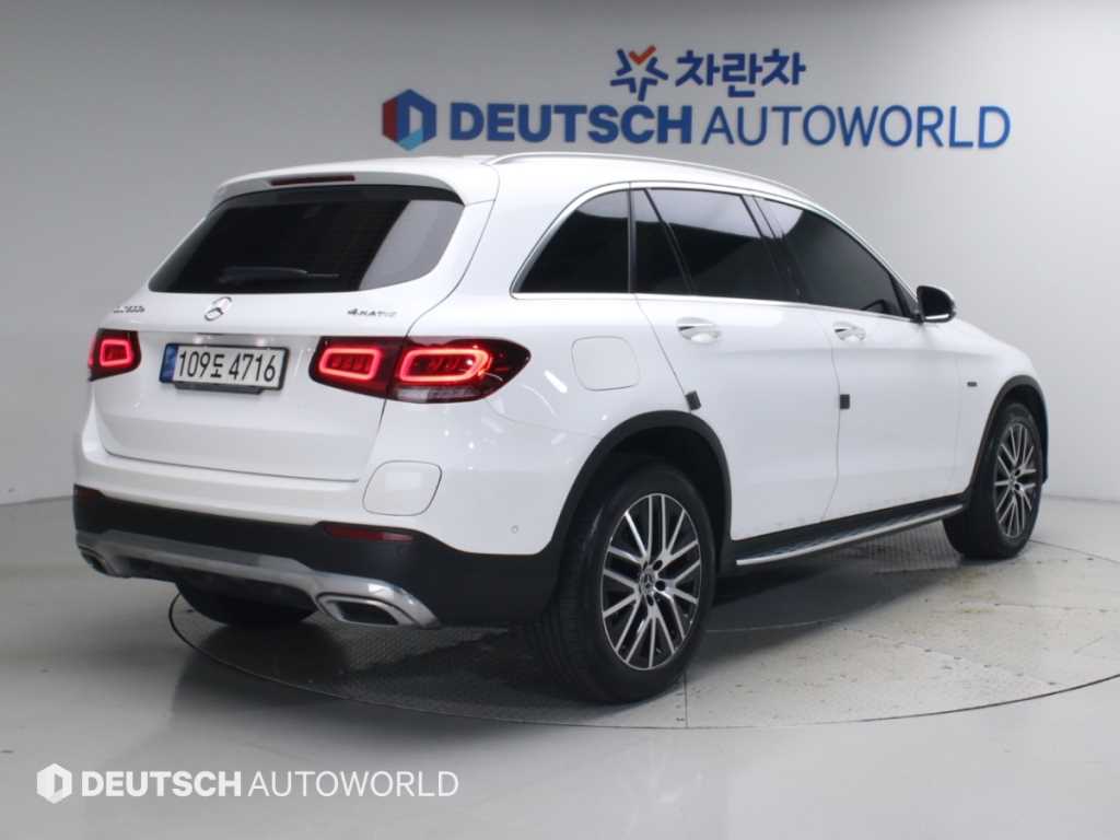 벤츠 GLC 클래스 GLC 300 e 4MATIC 사진 2/20