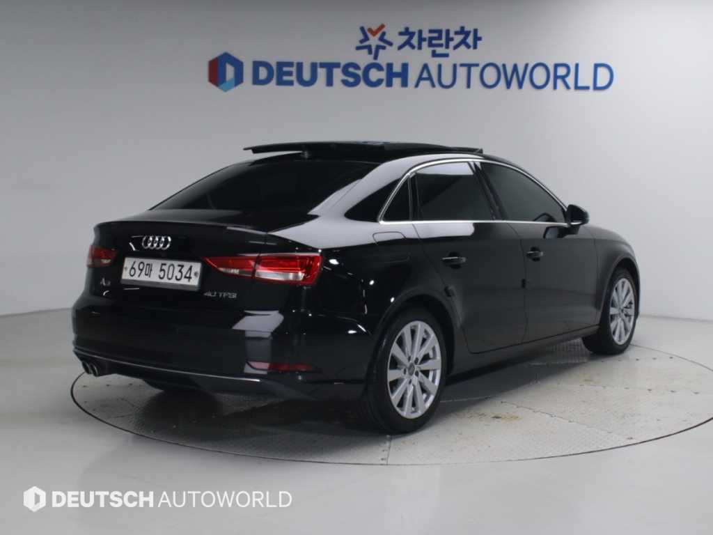 아우디 A3 40 TFSI 사진 2/20