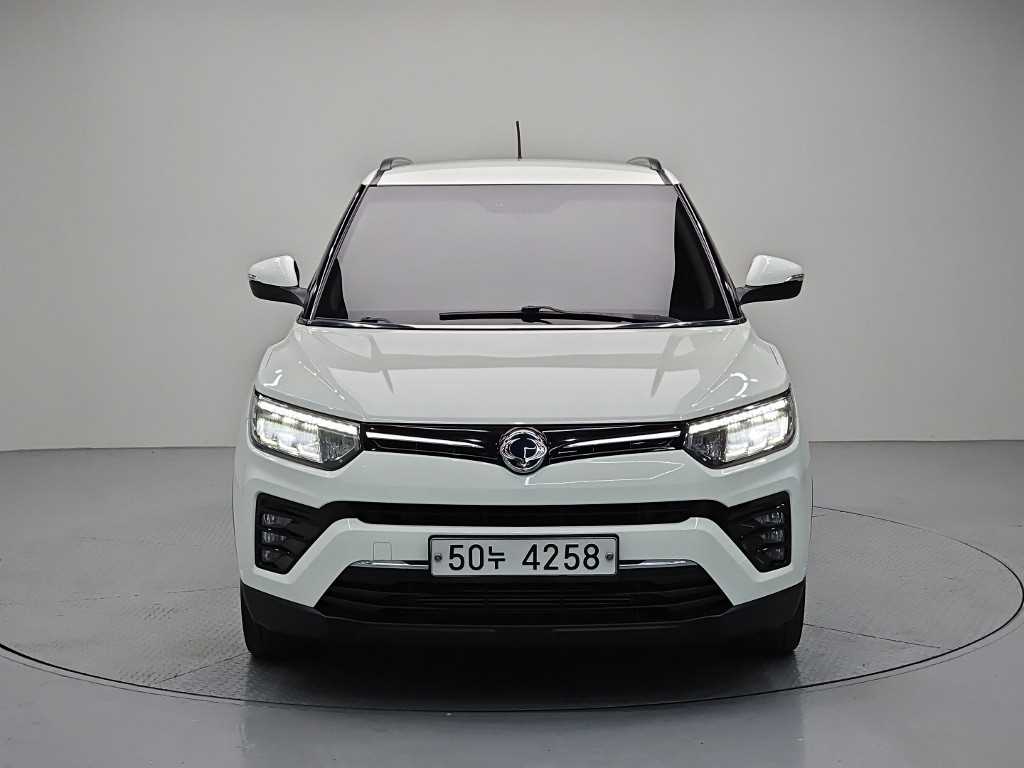 KGM 티볼리 2WD 가솔린 1.5 V5 사진 2/18