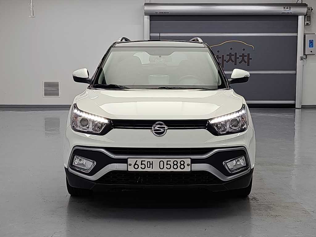 KGM 티볼리 2WD 디젤 1.6 IX 사진 2/19