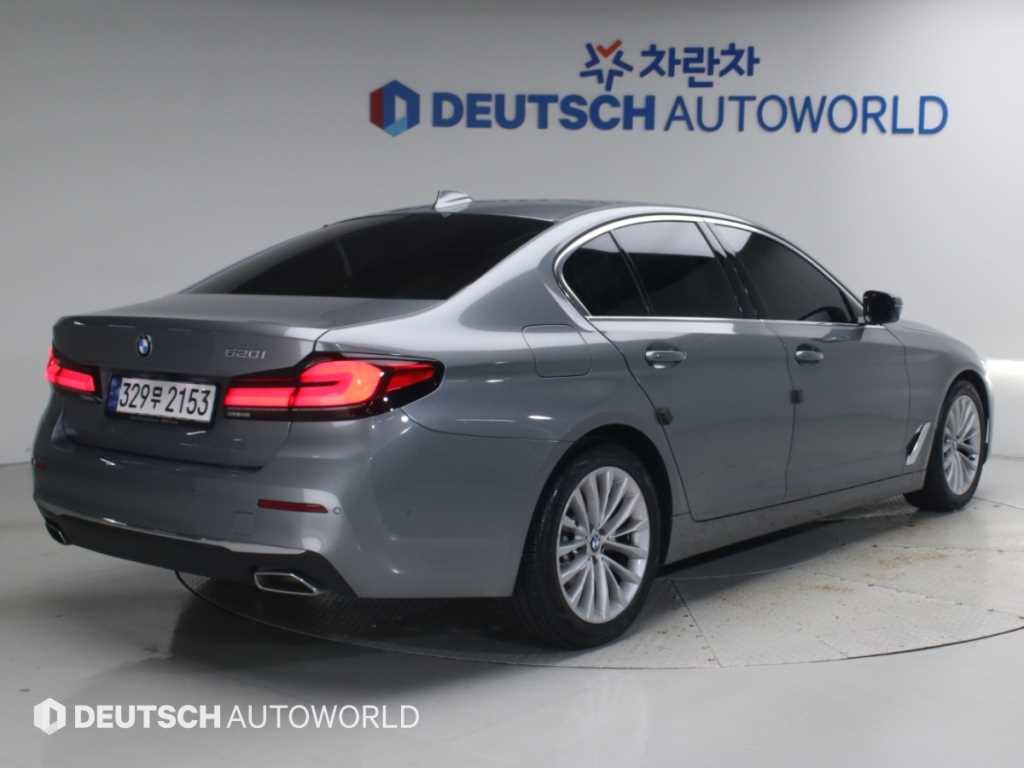 BMW 5시리즈 520i M 스포츠 사진 2/20