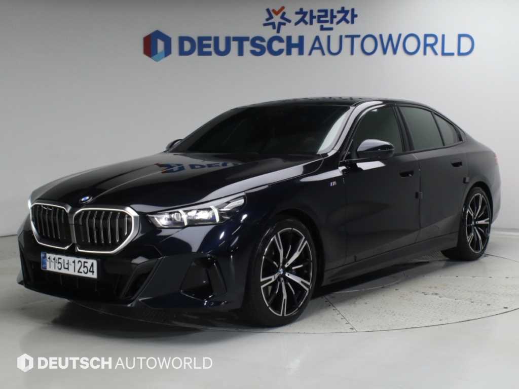 BMW 5시리즈 530i xDrive M 스포츠 사진