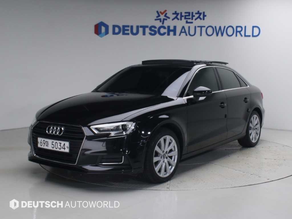 아우디 A3 40 TFSI 사진