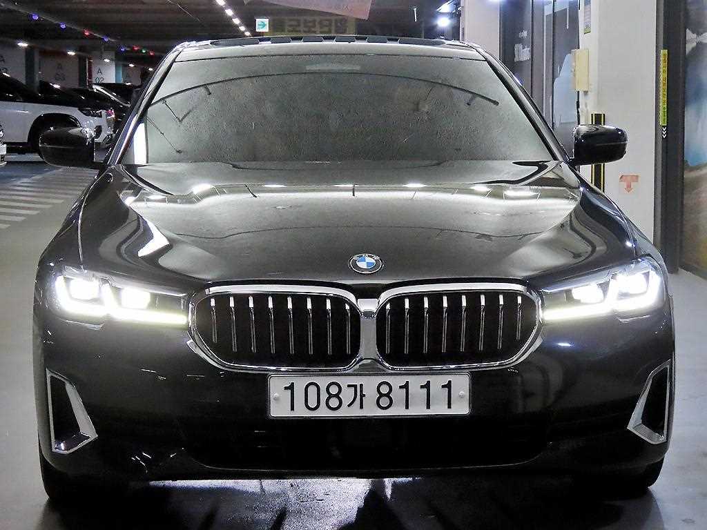 BMW 5시리즈 520i M 스포츠 사진 2/20