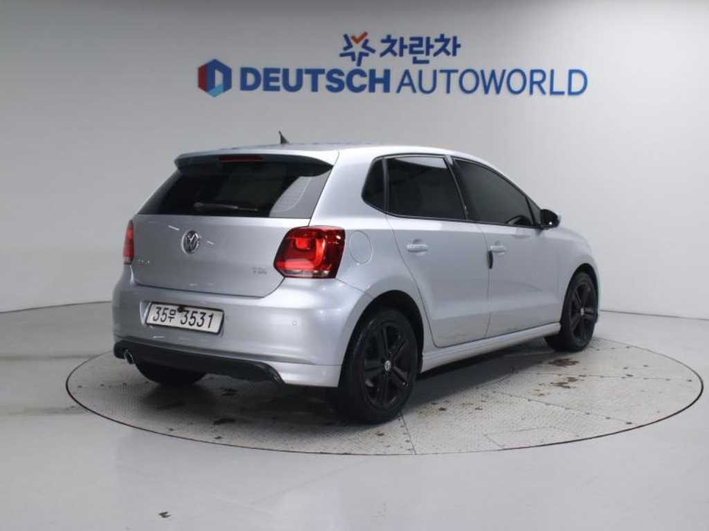 폭스바겐 폴로 1.6 TDI R-LINE 사진 2/20