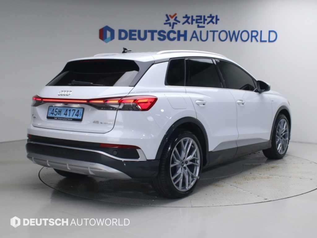 아우디 Q4 45 사진 2/20