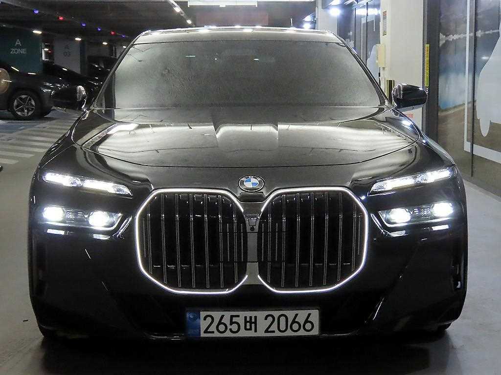 BMW 7시리즈 740i sDrive M 스포츠 사진 2/20