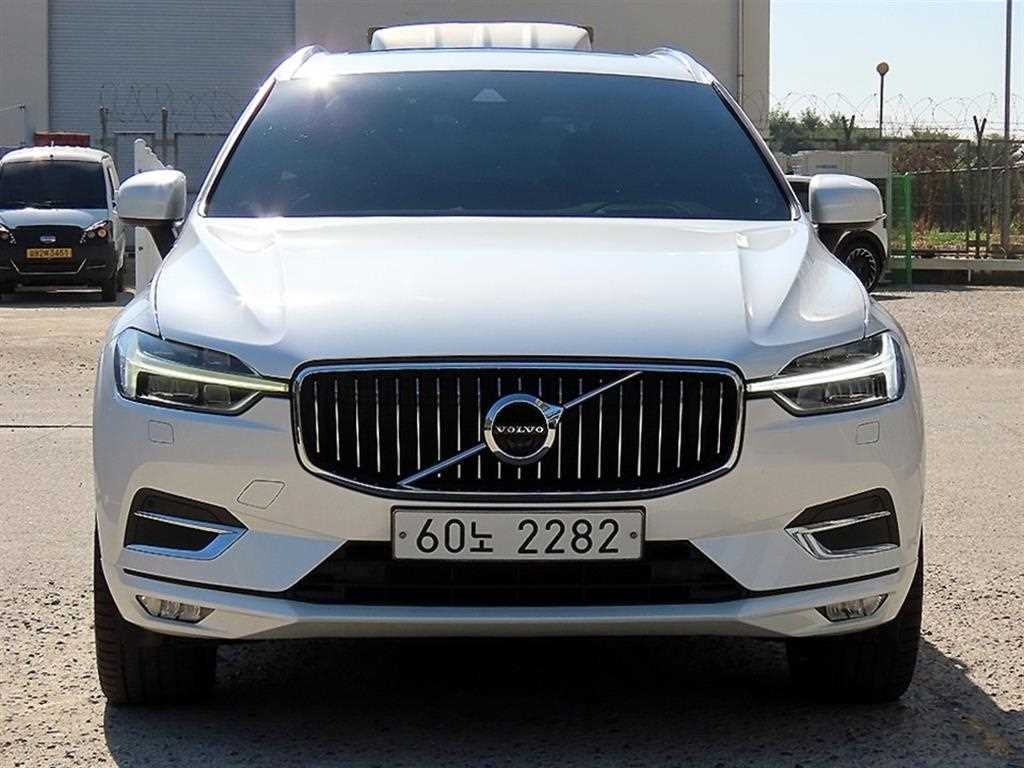 볼보 XC60 D5 AWD 인스크립션 사진 2/20