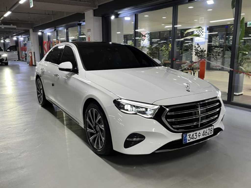벤츠 E 클래스 E300 4MATIC 익스클루시브 사진 2/20