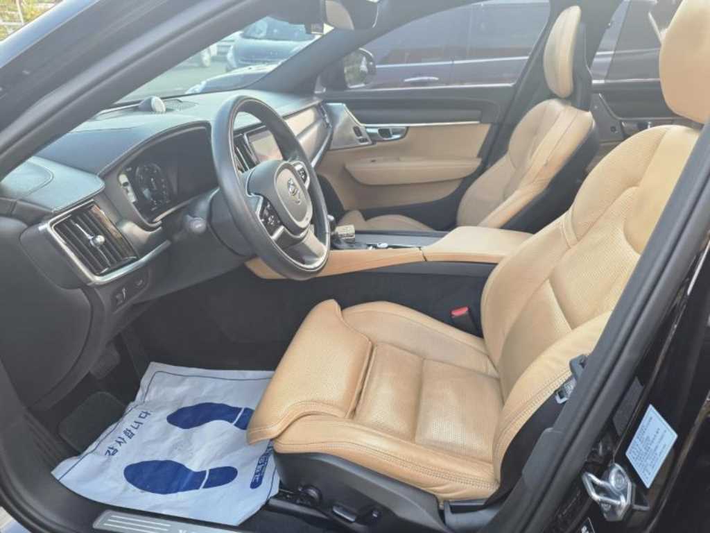 볼보 V90 D5 프로 AWD 사진