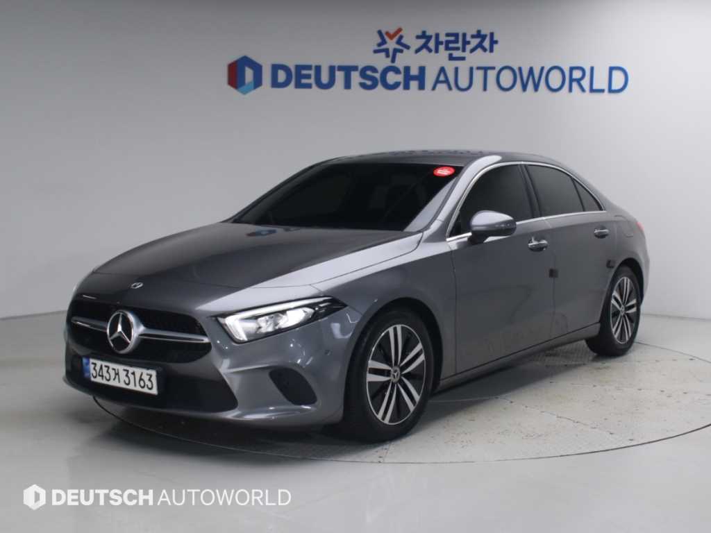 벤츠 A 클래스 A220 세단 사진