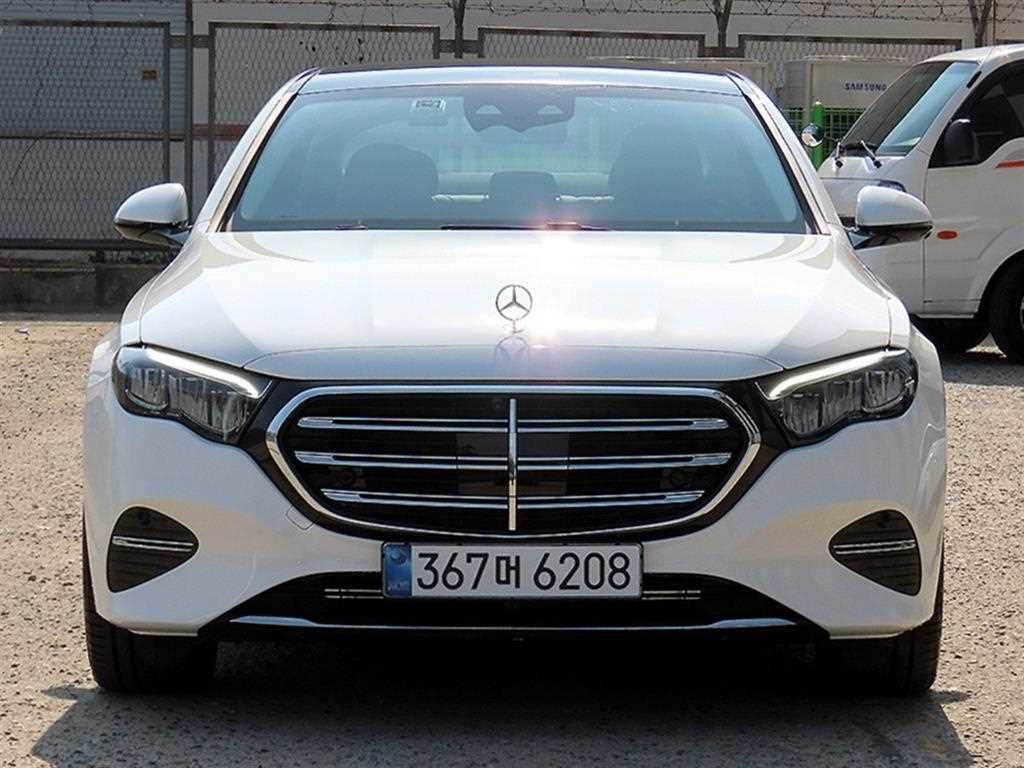 벤츠 E 클래스 E220d 4MATIC 사진