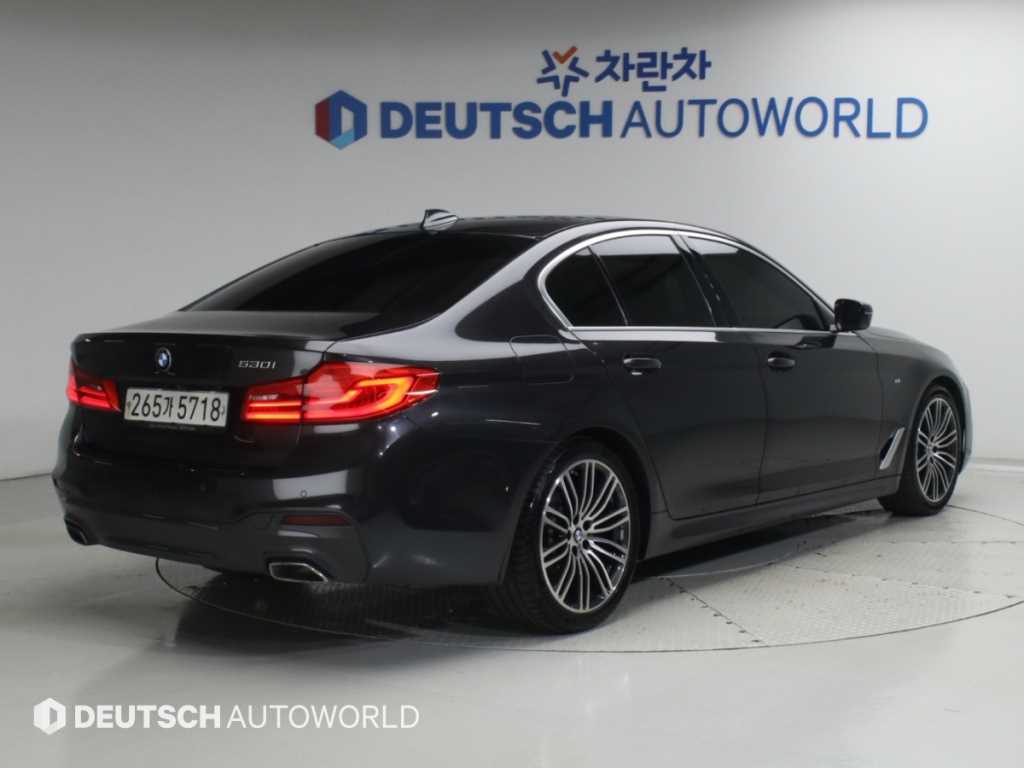 BMW 5시리즈 530i M 스포츠 플러스 사진 2/20