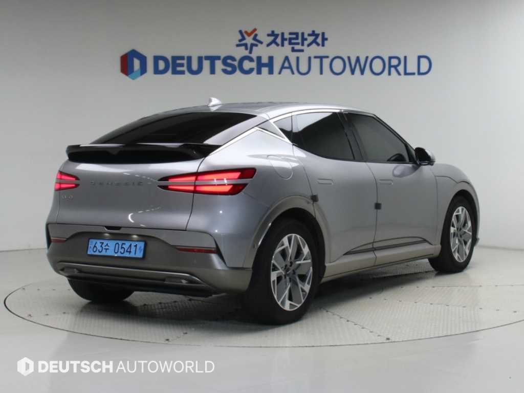 제네시스 GV60 스탠다드 2WD 사진 2/20