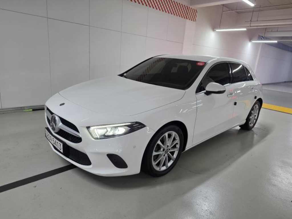 벤츠 A 클래스 A220 해치백 사진 2/18
