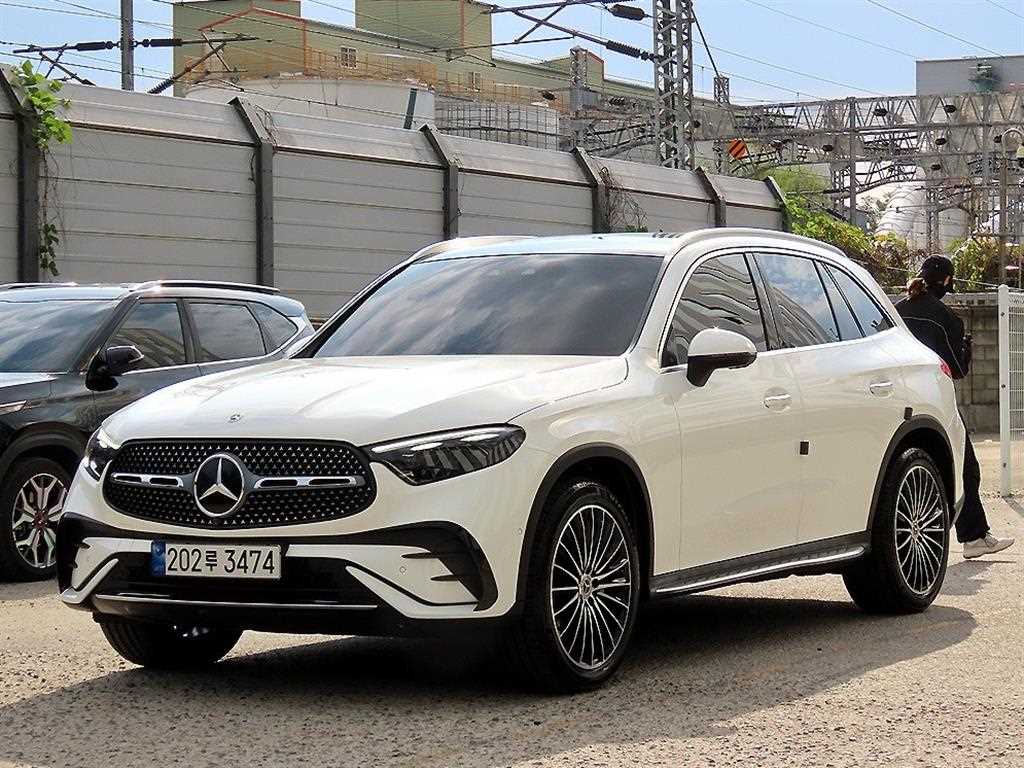 벤츠 GLC 클래스 GLC300 4MATIC 사진 2/20
