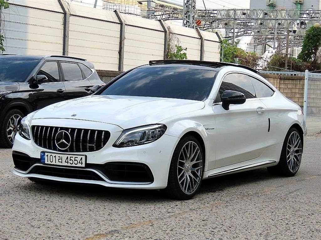 벤츠 C 클래스 C63 S AMG 쿠페 사진 2/20