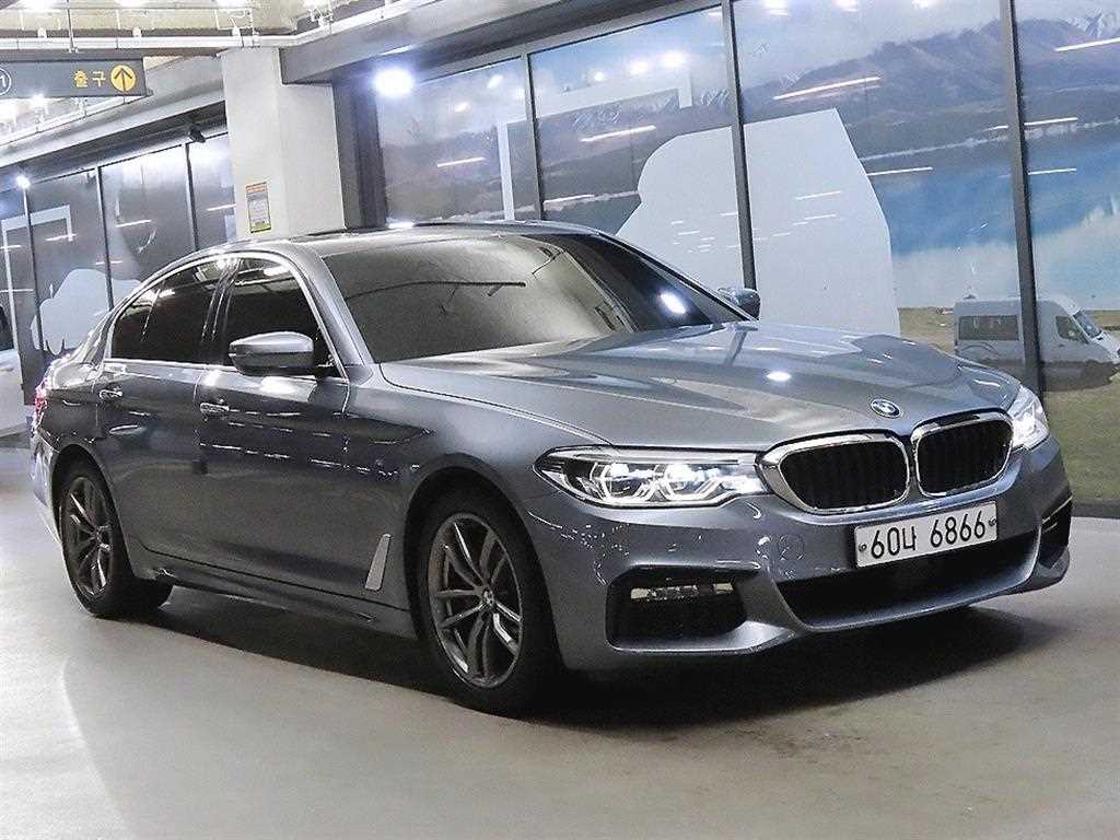 BMW 5시리즈 520d xDrive M 스포츠 플러스 사진
