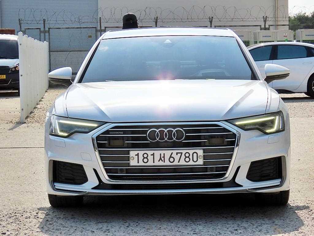 아우디 A6 45 TFSI 콰트로 프리미엄 사진
