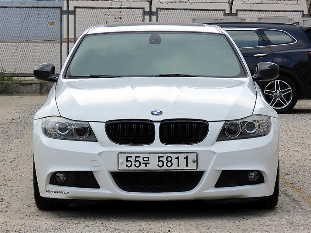 BMW 3시리즈 320i 세단 M 스포츠 사진
