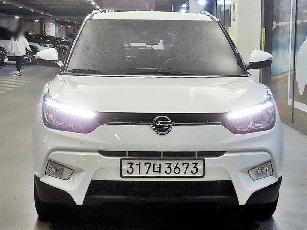 KGM 티볼리 가솔린 2WD 1.6 LX 최고급형 사진 2/20