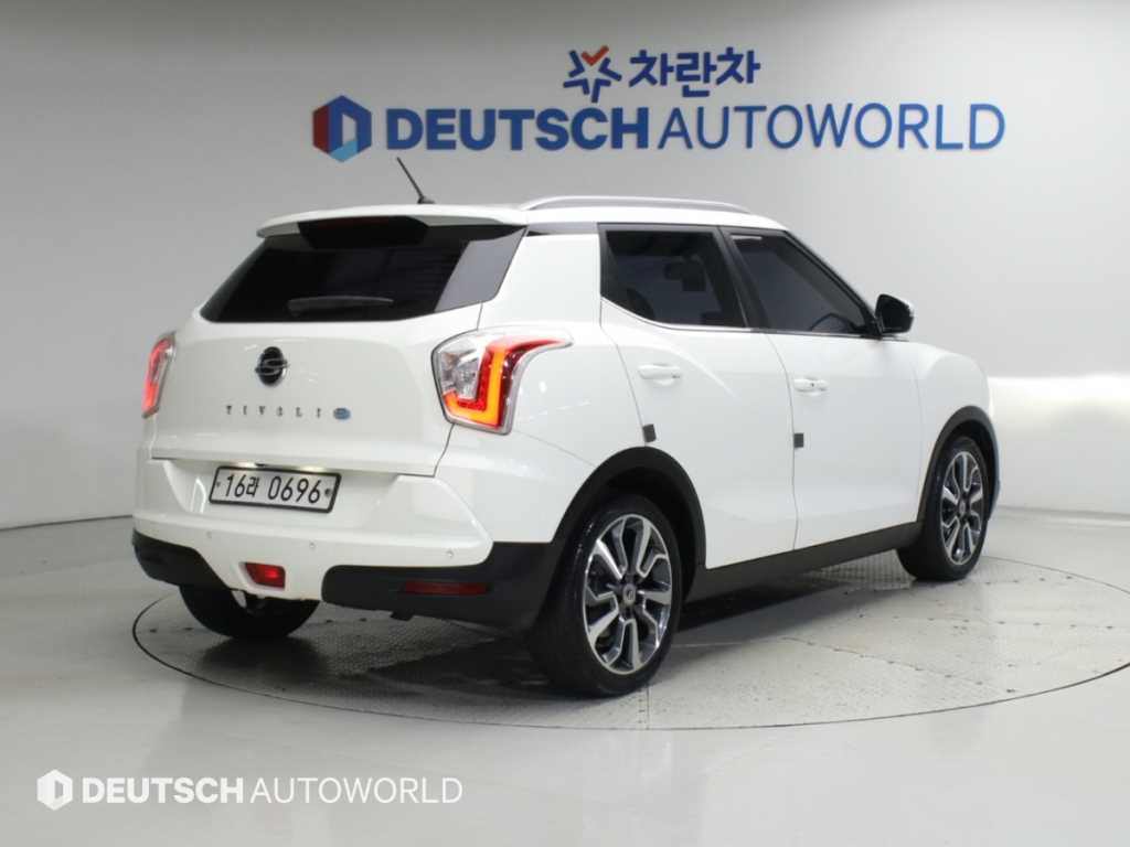 KGM 티볼리 디젤 2WD 1.6 VX 사진 2/20