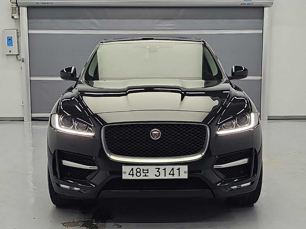 재규어 F-PACE 35t R-Sport 사진 2/18