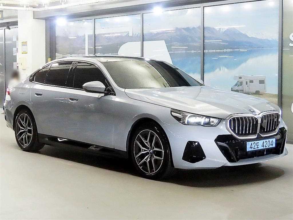 BMW i5 xDrive 40 M 스포츠 사진