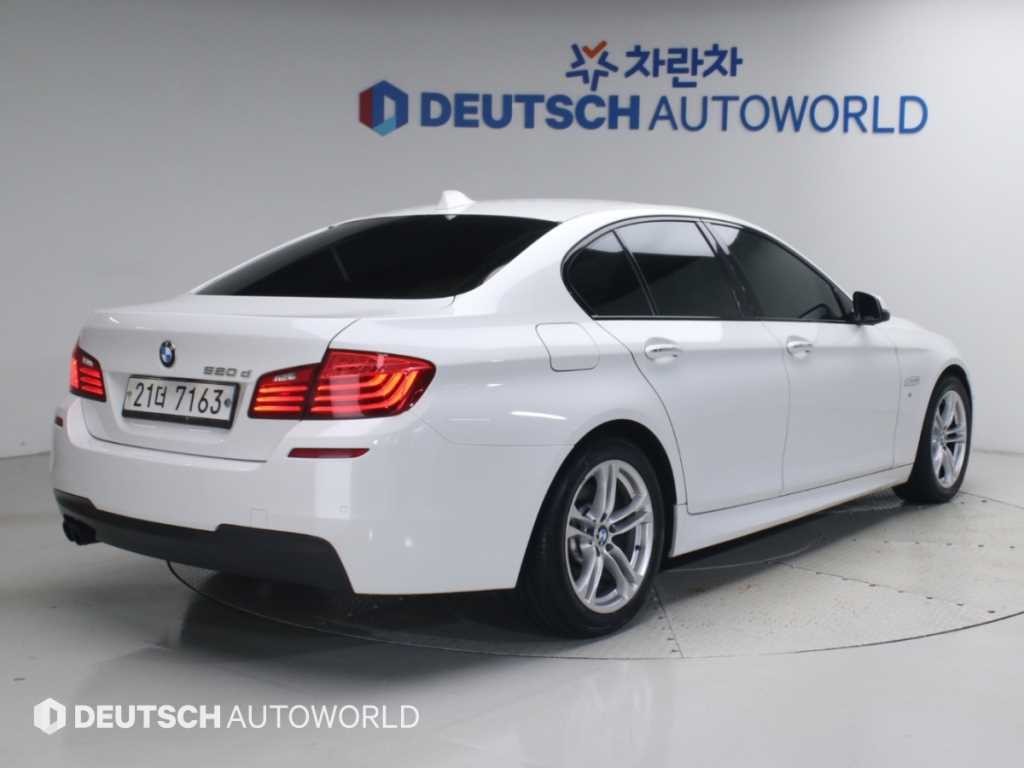 BMW 5시리즈 520d M 에어로다이나믹 사진 2/20